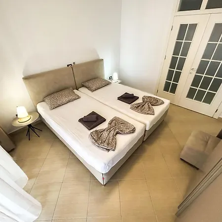 Apartment Two Bedrooms Location