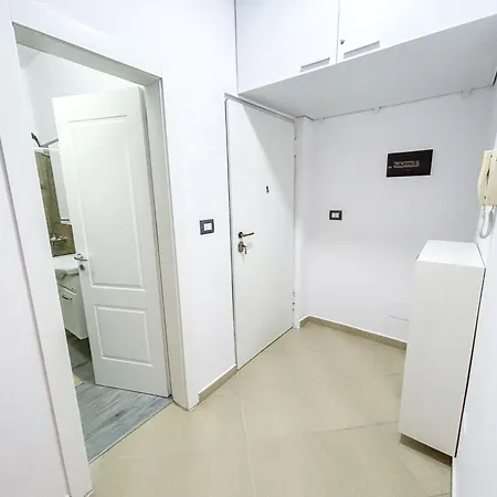 Two Bedrooms Location アパート ゴーレム